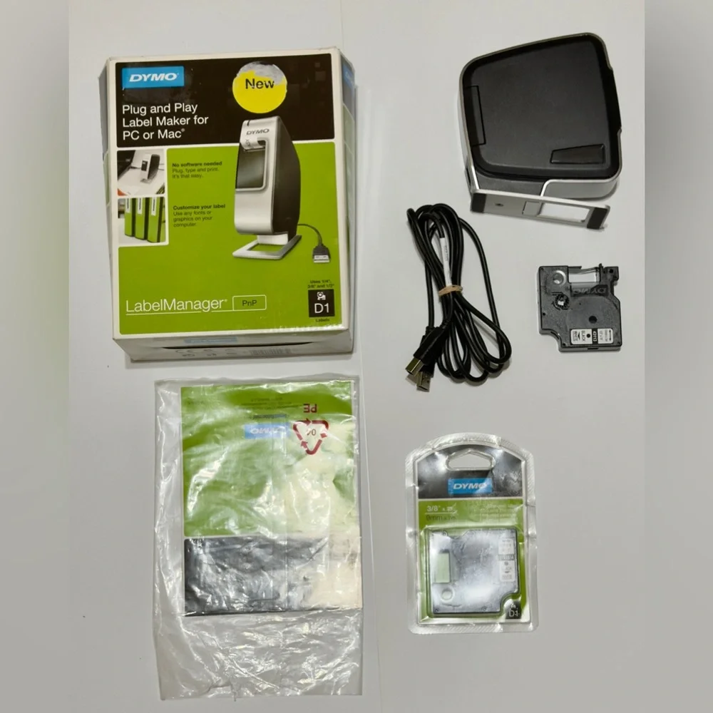 Dymo Plug and Play Label Maker - Black and Silver